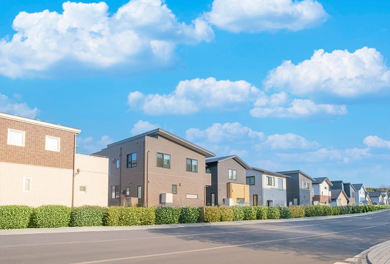 注文住宅と建売住宅はどっちがいい？特徴と費用を徹底比較 - 建築市場マガジン｜注文住宅の費用・建て方を学べる情報メディア